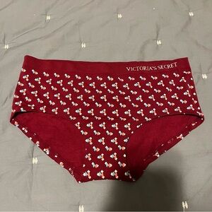 NWT Victoria's Secret Seamless Red Print Hiphugger Panty Size Medium